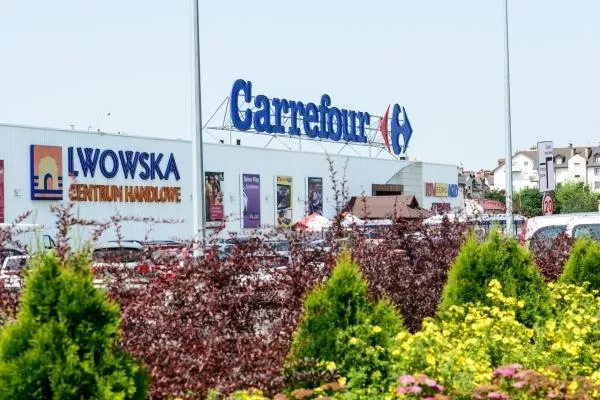 Carrefour Inwestuje W Polsce