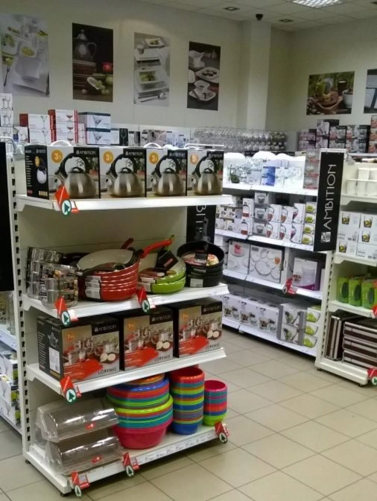 Stoisko ze sprzętem AGD ”Spar dla Domu” w sklepie w Limanowej, fot. materiały prasowe ()