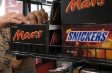 Batony Mars na sklepowej półce, fot. WG ()