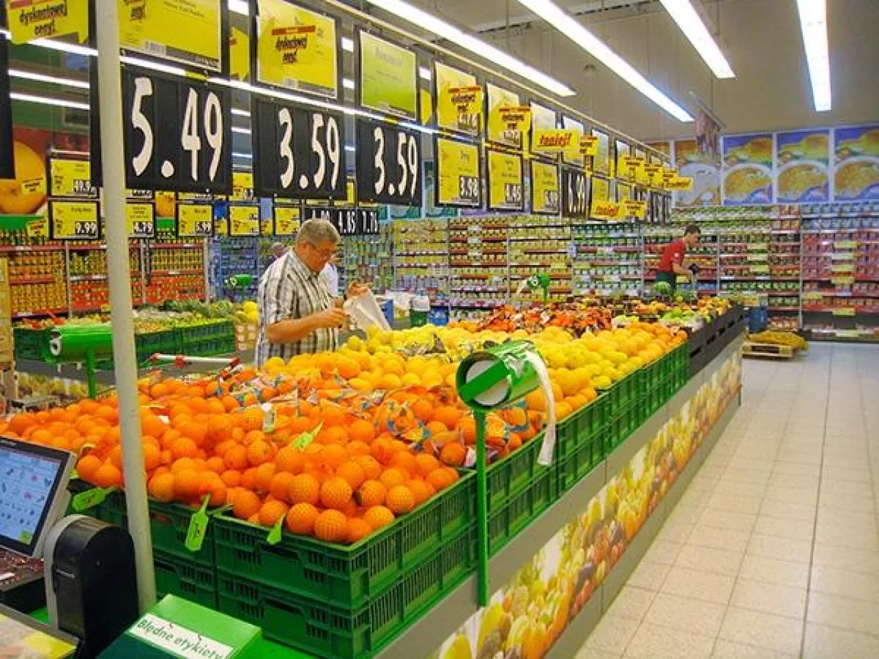 Dostawy świeżych produktów do sklepów Kaufland odbywają się przez siedem dni w tygodniu ()
