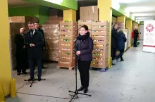 Premier Beata Szydło podczas wystąpienia w Punkcie Socjalnym Caritas Archidiecezji Krakowskiej (fot. KPRM, za: Twitter)