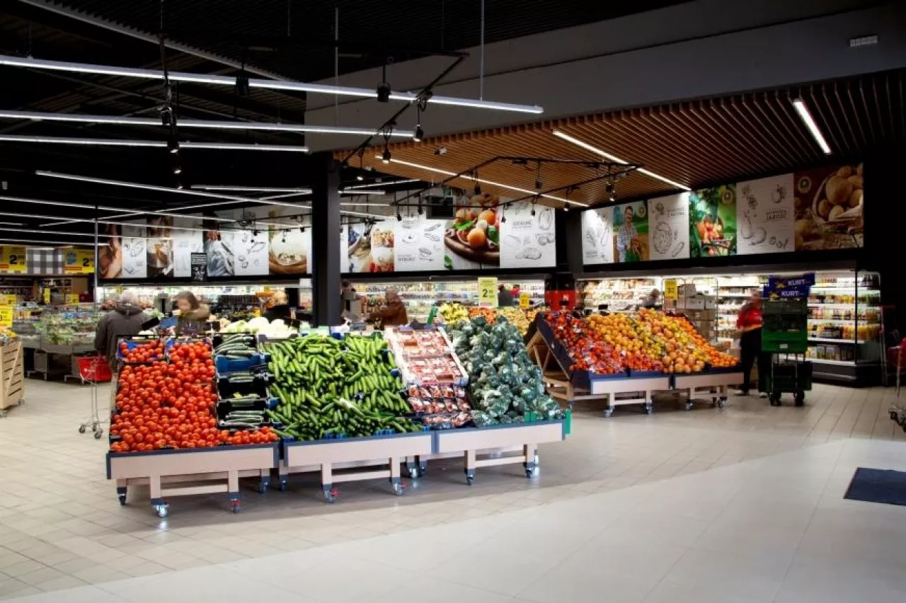 Supermarket Carrefour w nowym koncepcie, stoisko warzywno-owocowe ((fot. Carrefour))