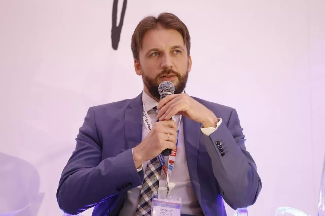Robert Noceń, sekretarz generalny i członek zarządu Carrefour Polska ()