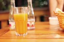 Polacy wciąż niewiele wiedzą o właściwościach soków (fot. Pexels/domena publiczna)