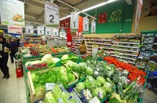 Stoisko z warzywami i owocami w supermarkecie Simply Market (materiały prasowe)
