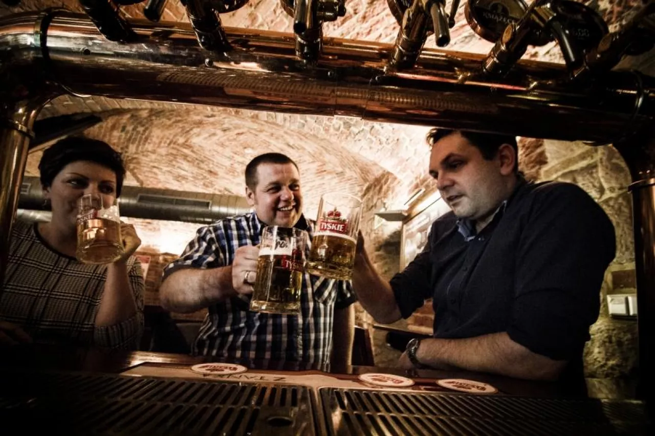 Przeciętny Polak spożywa 98 l piwa rocznie. (fot. Kampania Piwna)