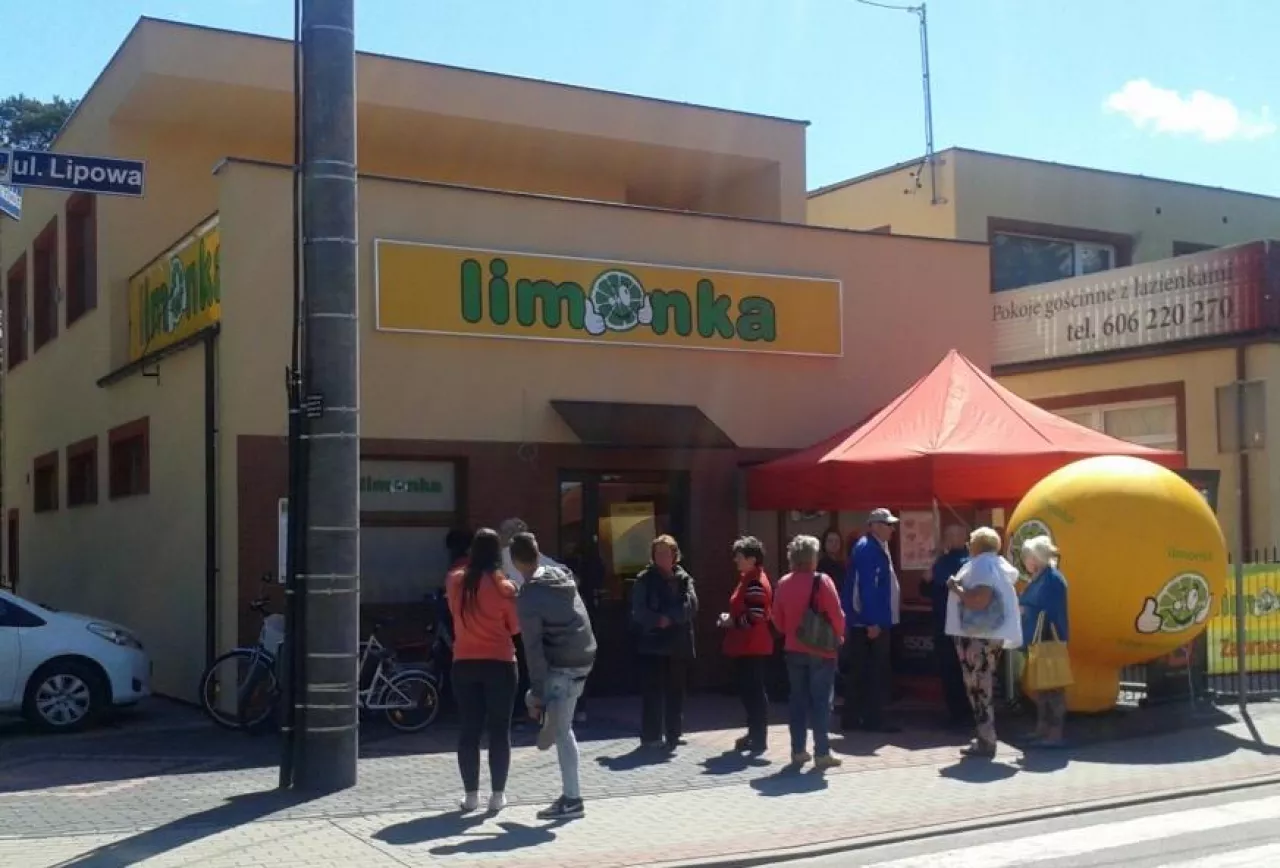 Nowy sklep Limonka w Stegnie w dniu otwarcia (arch. ”Elita”)
