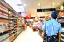 Ochroniarz w supermarkecie (Fotolia)