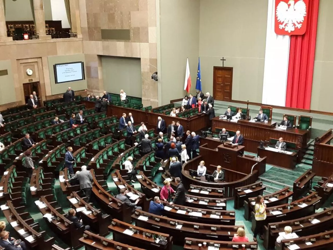 Na zdj. pierwsze czytanie projektu ustawy o podatku handlowym w Sejmie (fot. wiadomoscihandlowe.pl)