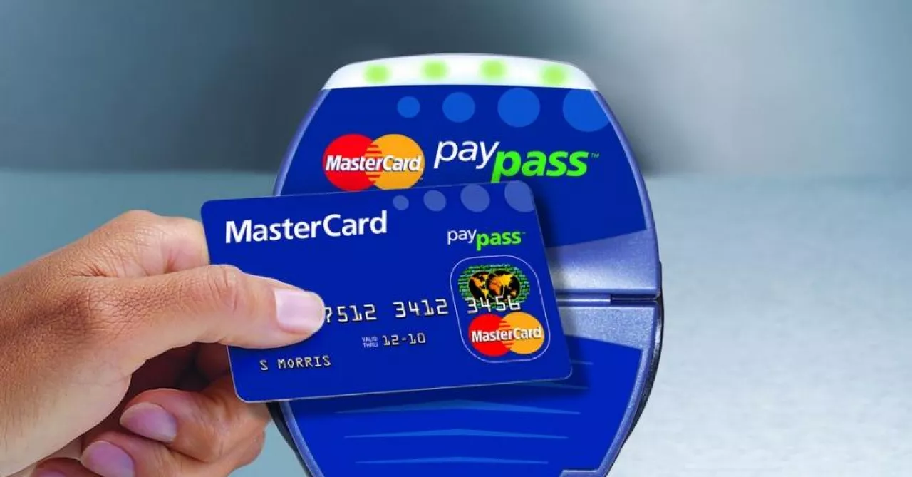 Limit wypłat w ramach cash back dla kart z logo MasterCard lub Maestro wzrósł z 300 do 500 zł (fot. MasterCard)