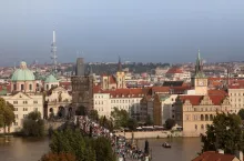 Czeski rynek handlowy w 40 proc. kontrolowany jest przez czterech detalistów z Europy Zachodniej. Na fot. Praga, stolica kraju (fot. Pixabay/CC0)