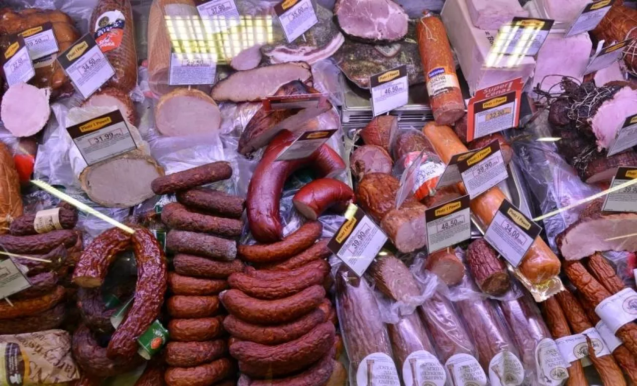 Przez drogie mięso Polacy zaczęli kupować więcej wędlin (ŁR/wiadomoscihandlowe.pl)