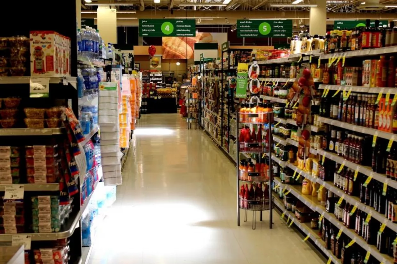 1/3 klientów uważa, że supermarkety zachowują się uczciwie względem nich. Przeciwnego zdania jest co czwarty konsument. (fot. pixabay)