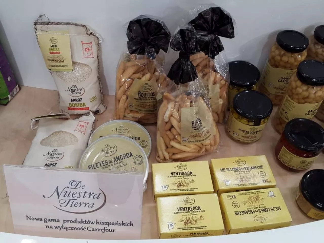 Produkty De Nuestra Tierra trafią do wyłącznej sprzedaży w sklepach Carrefour na początku października (fot. wiadomoscihandlowe.pl)