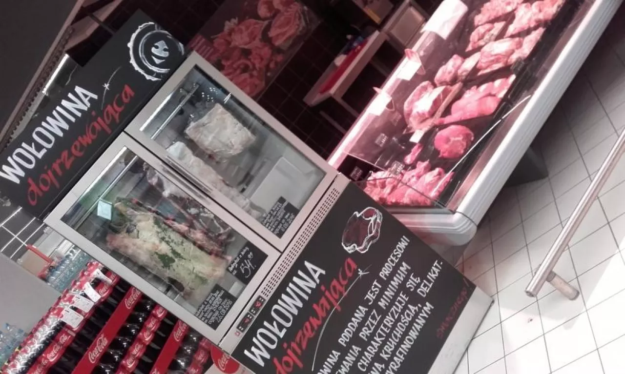 Dojrzewalnia wołowiny w hipermarkecie Carrefour (materiały prasowe)