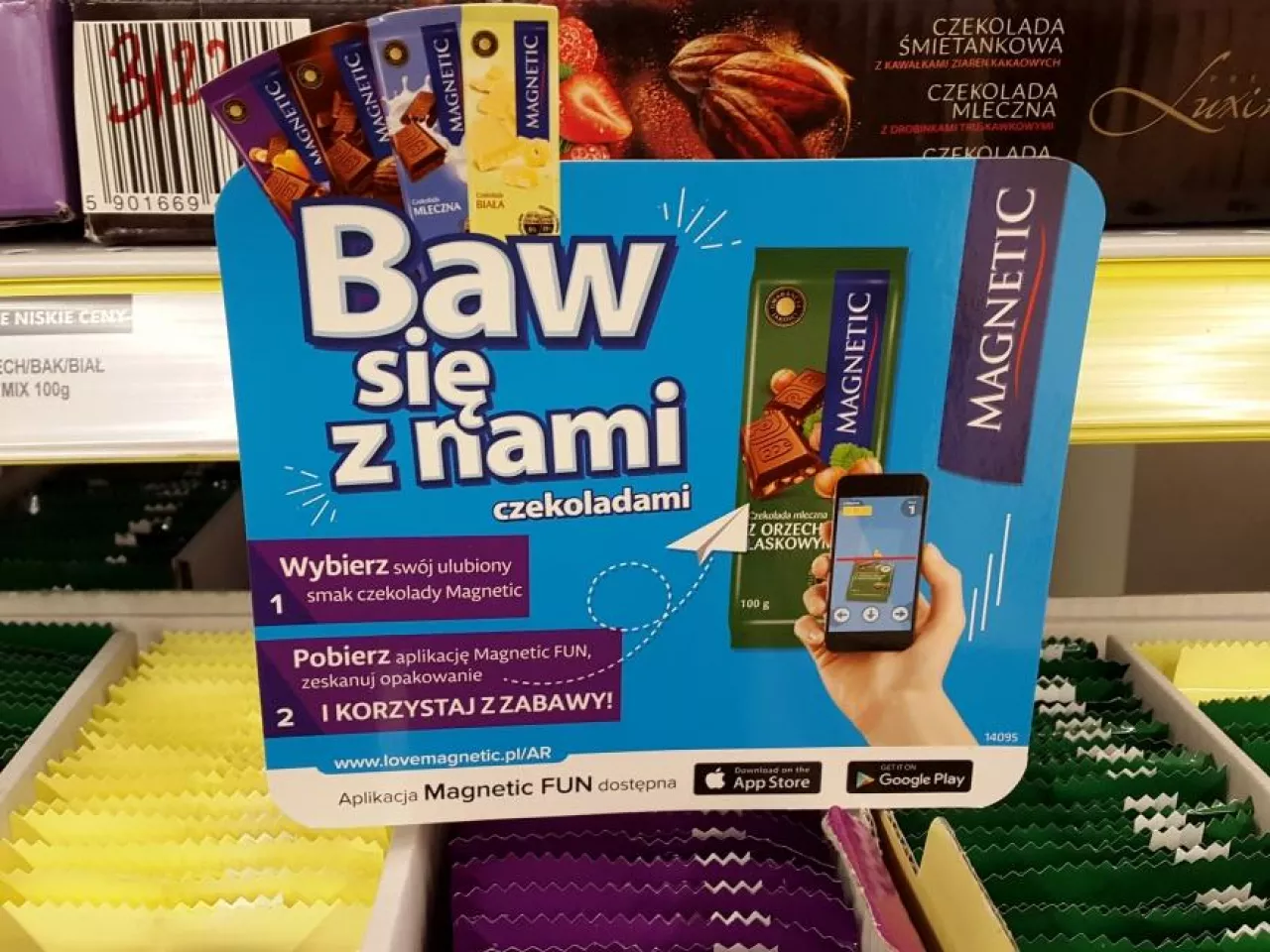 Magnetic Fun ma mocniej związać klientów Biedronki z marką własną czekolad (fot. wiadomoscihandlowe.pl)