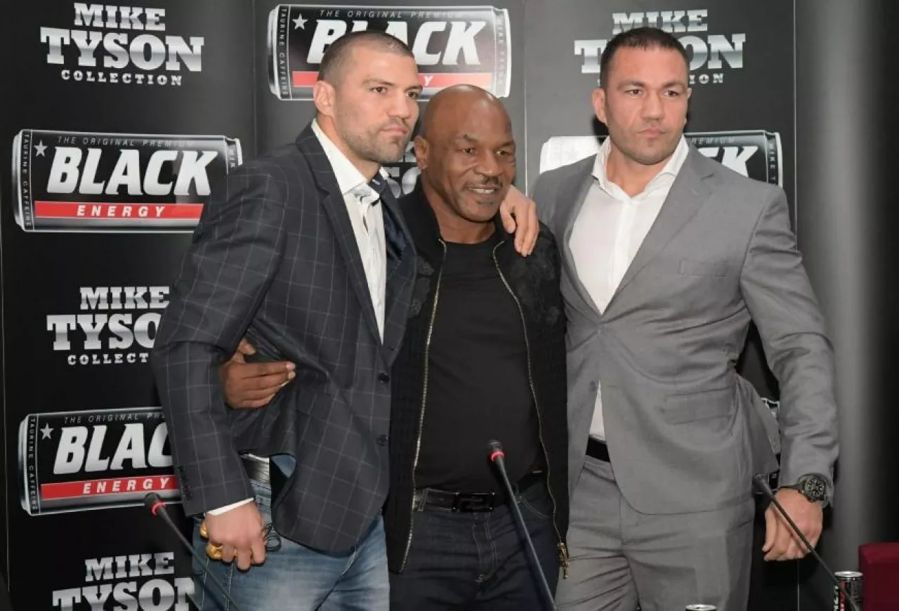 W Bułgarii Mike Tyson spotkał się z najsłynniejszym bułgarskim bokserem Kubratem Pulewem (materiały prasowe)