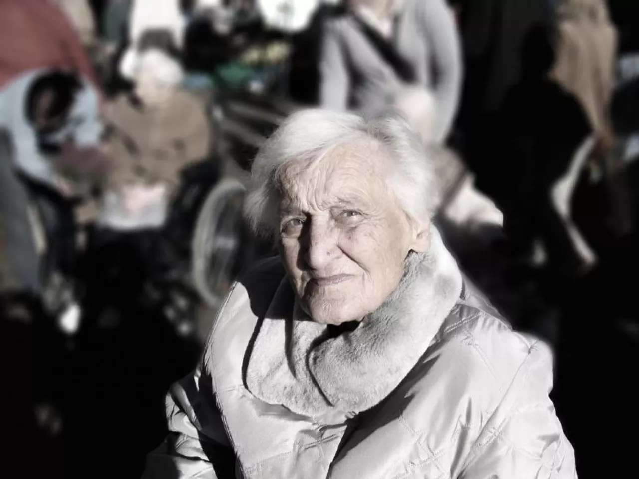 Polacy popierają pomysł obniżenia wieku emerytalnego (fot. pixabay)