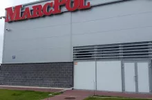 Na zdj. zamknięty Marcpol w Łomiankach (fot. wiadomoscihandlowe.pl)