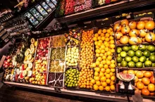 Supermarket Piotr i Paweł w Hali Koszyki w Warszawie - 2