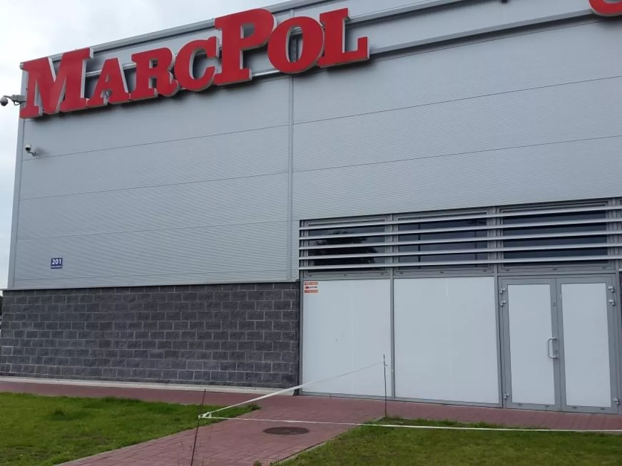 Na zdj. zamknięty Marcpol w Łomiankach (fot. wiadomoscihandlowe.pl)