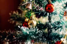Przed rokiem Polacy planowali wydać na Boże Narodzenie ok. 100 zł więcej, niż deklarują w tym roku (fot. Pixabay)