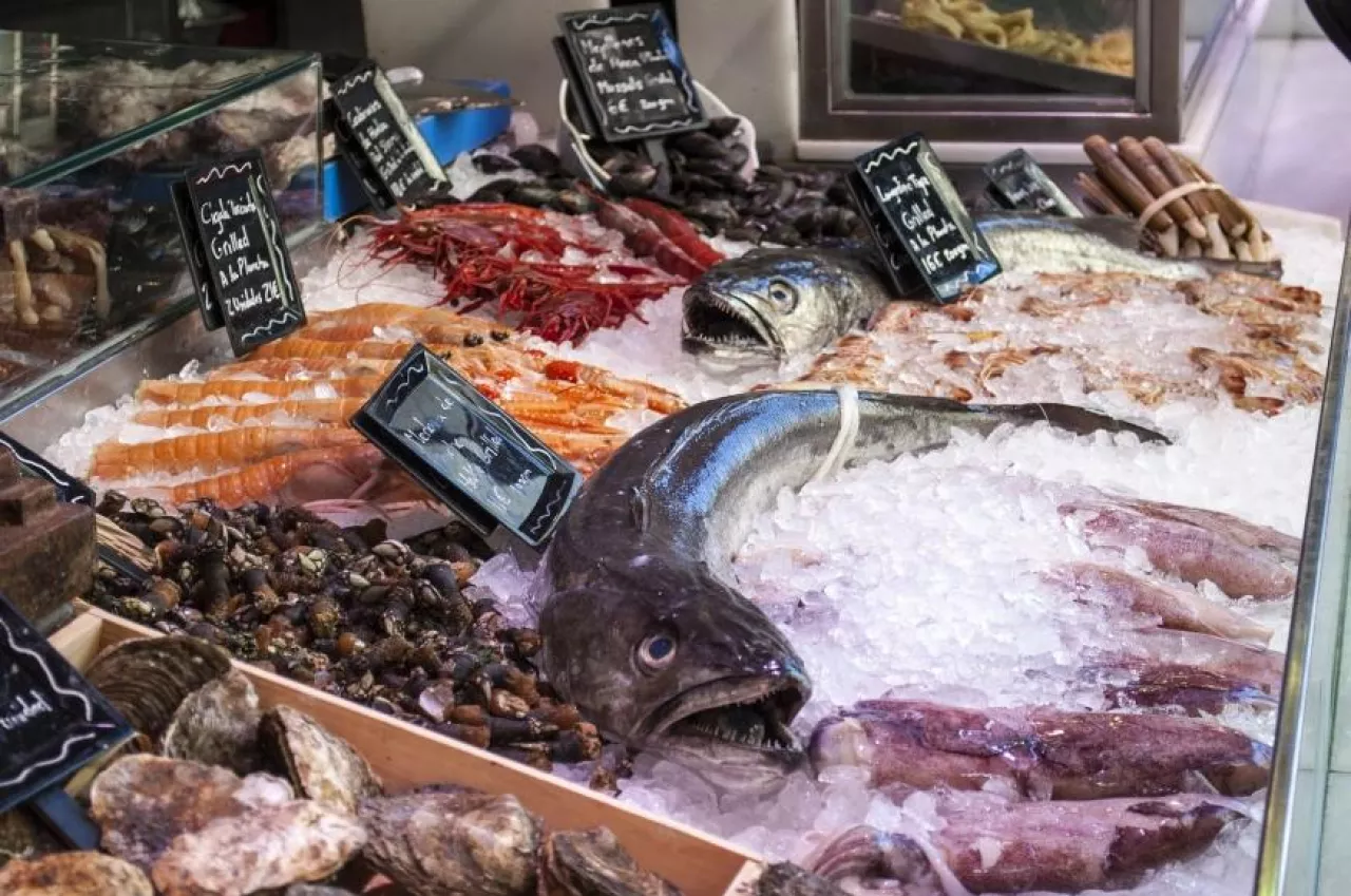Konsumenci coraz chętniej wybierają ryby i owoce morza z certyfikatem. Stanowią one 10 proc. rynku (fot. pixabay)
