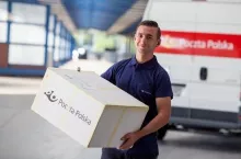 Dwuletni kontrakt Poczty Polskiej z Allegro zakłada, że pocztowa spółka co roku będzie obsługiwała około 1,5 mln przesyłek rocznie (fot. materiały prasowe)