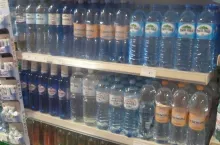 Od lat woda butelkowana jest jedyną stabilnie rosnącą kategorią napojów. To trend nie do odwrócenia (fot. SSZ)