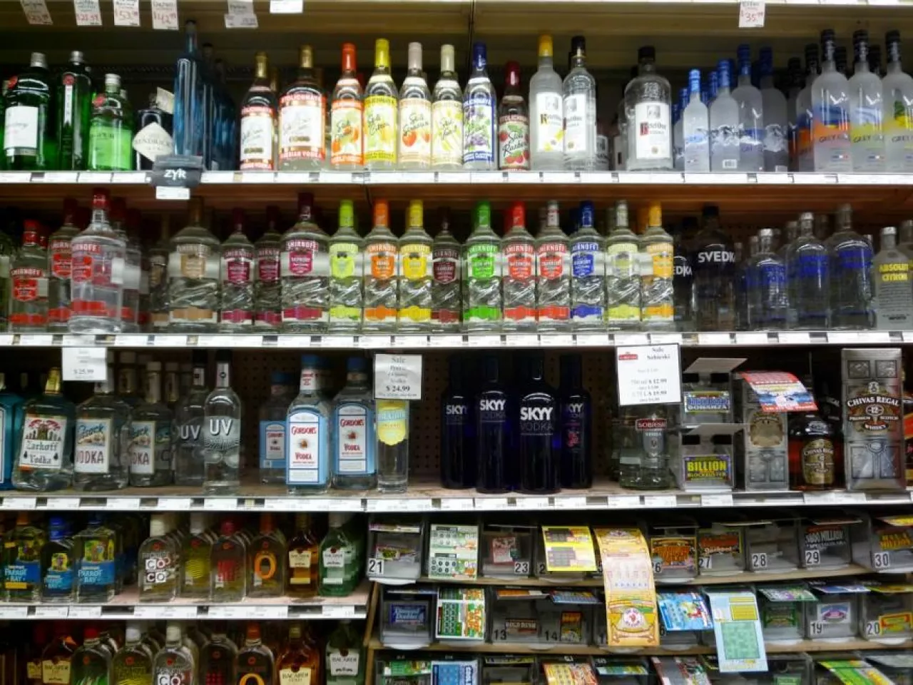 Alkohole mogą okazać się kolejną kategorią, na podbój której ruszy Bakoma (fot. S.Walsh/Flickr, na lic. CC BY-SA 2.0)