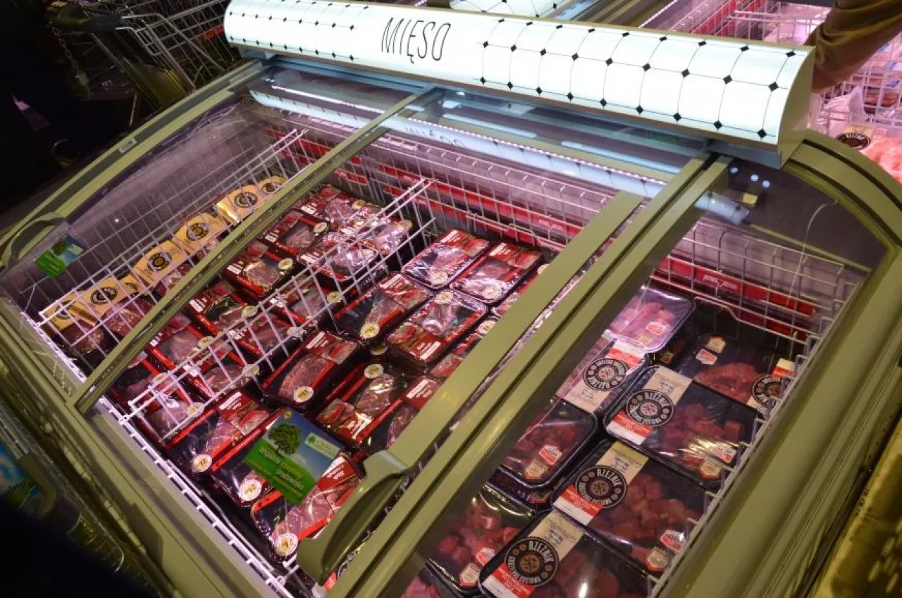 Na zdj. część oferty mięsnej dostepnej w polskim sklepie Lidla (fot. wiadomoscihandlowe.pl)