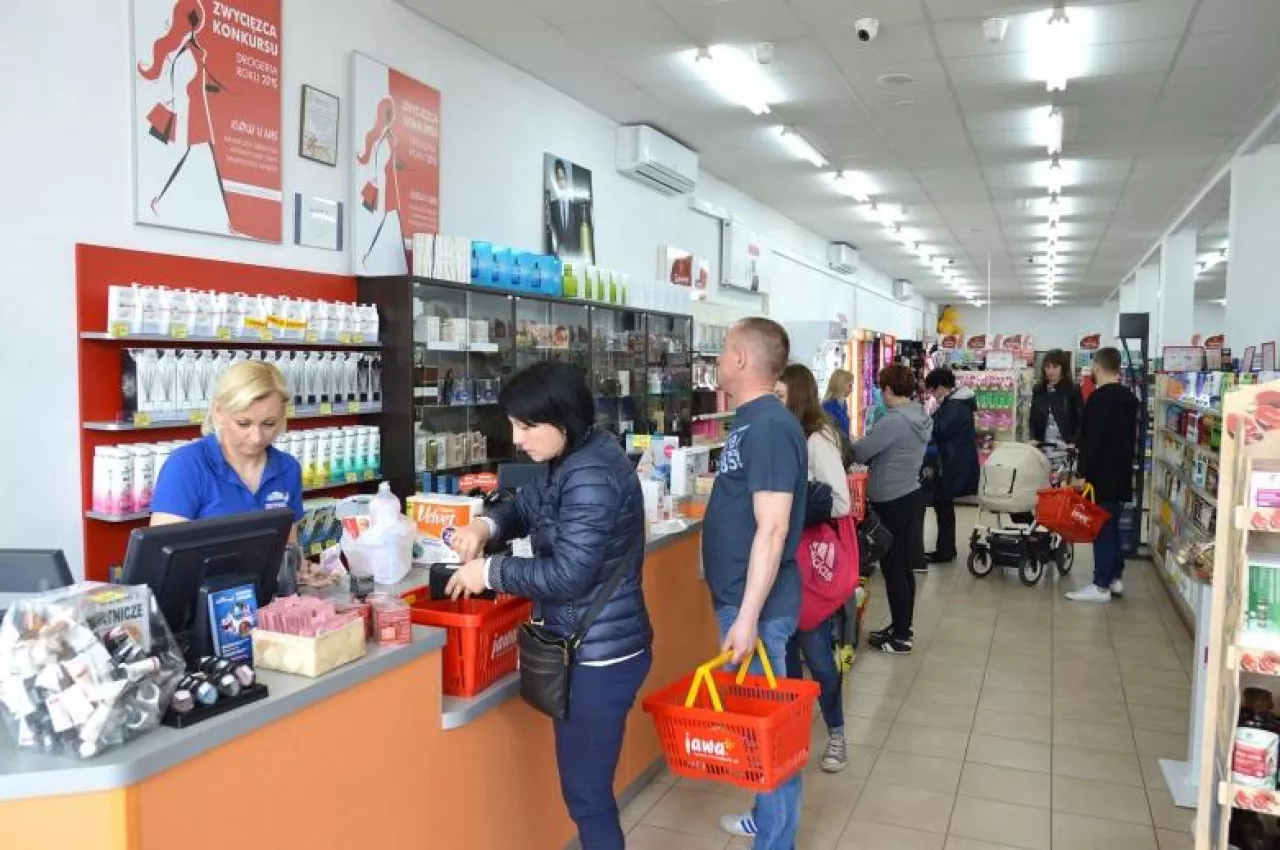 Katarzyna Nowak, kierowniczka drogerii i jej dobry duch  (fot. M.Pobocha)
