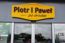 Pierwszy sklep Piotr i Paweł Po Drodze ruszył w tym tygodniu w Warszawie (fot. wiadomoscihandlowe.pl)