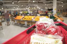 Niedoskonałe owoce i warzywa są już w ofercie kilkuset sklepów Tesco (materiały prasowe, Tesco Polska)