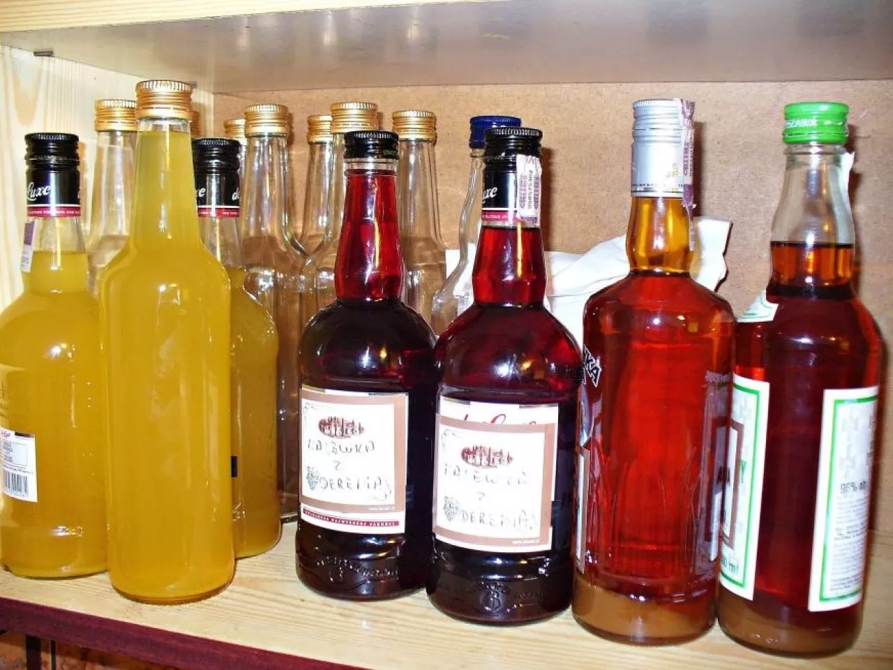 Każda nalewka alkoholowa musi być oklejona banderolą (Pixabay CC0)