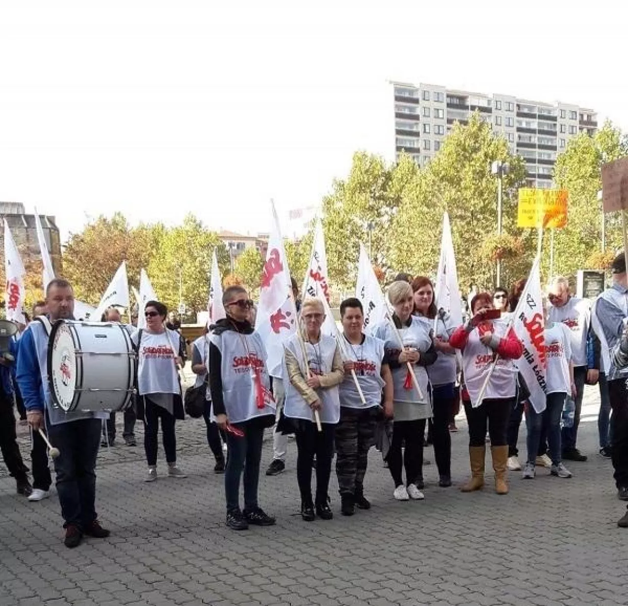 Związkowcy z Tesco protestowali pod centralą sieci w Pradze (źródło: solidarnosc-tesco.pl)