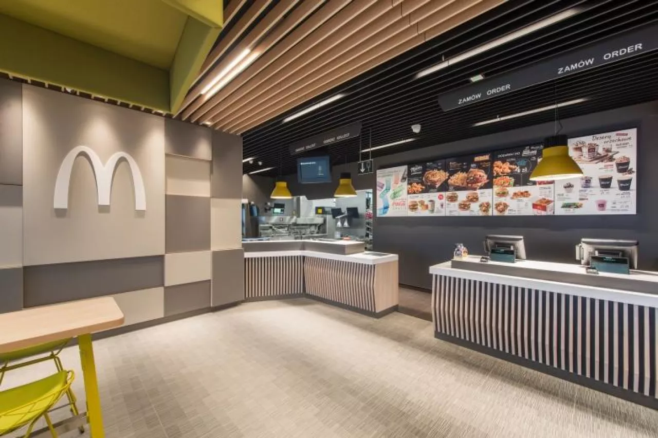 Restauracja sieci McDonald’s z wystrojem No Deco - 2