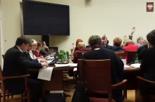 Na zdj. czwartkowe posiedzenie sejmowej komisji (fot. wiadomoscihandlowe.pl)
