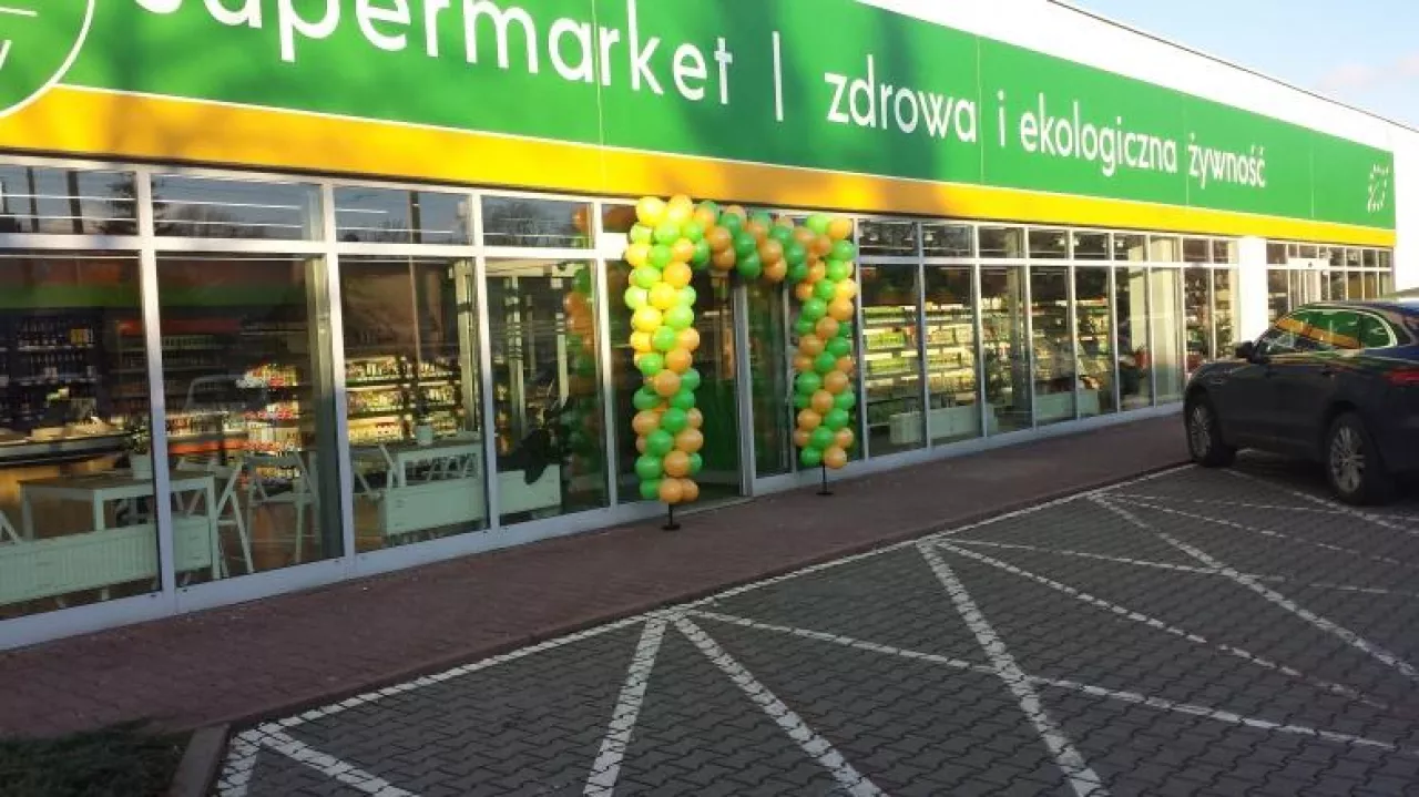 Na zdj. pierwszy w Polsce sklep Bio Family Supermarket (fot. wiadomoscihandlowe.pl)