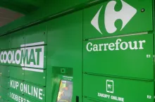 Na zdj. Coolomat, w którym odbierać można zakupy spożywcze zrobione w e-sklepie sieci Carrefour (fot. wiadomoscihandlowe.pl)