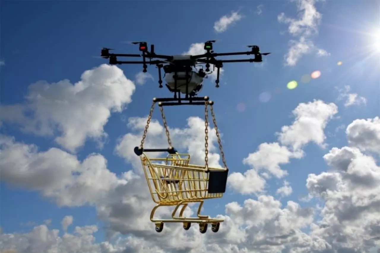 Alibaba planuje wykorzystanie dronów do dostaw świeżej żywności czy leków (fot. Pixabay CC0)