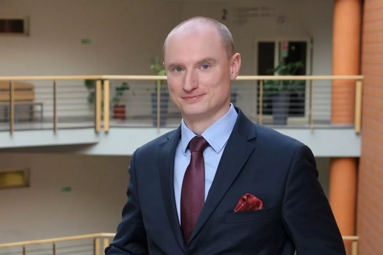 dr Mariusz Woźniakowski z Katedry Marketingu Wydziału Zarządzania UŁ (mat. prasowe)