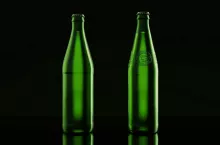 Butelka piwa Łomża przed i po liftingu (mat. prasowe)