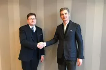 Na zdjęciu: Prezes SuperDrob César Lipka wraz z prezesem Indykpol S.A Piotrem Kulikowskim (Superdrob)