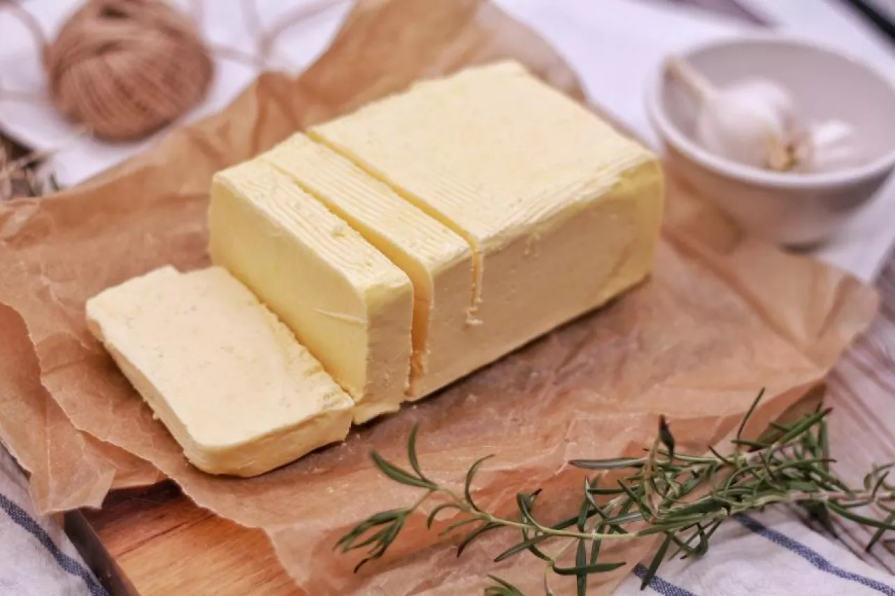 Wysokie ceny masła wpływają na spadek sprzedaży (fot. Pixabay CC0)