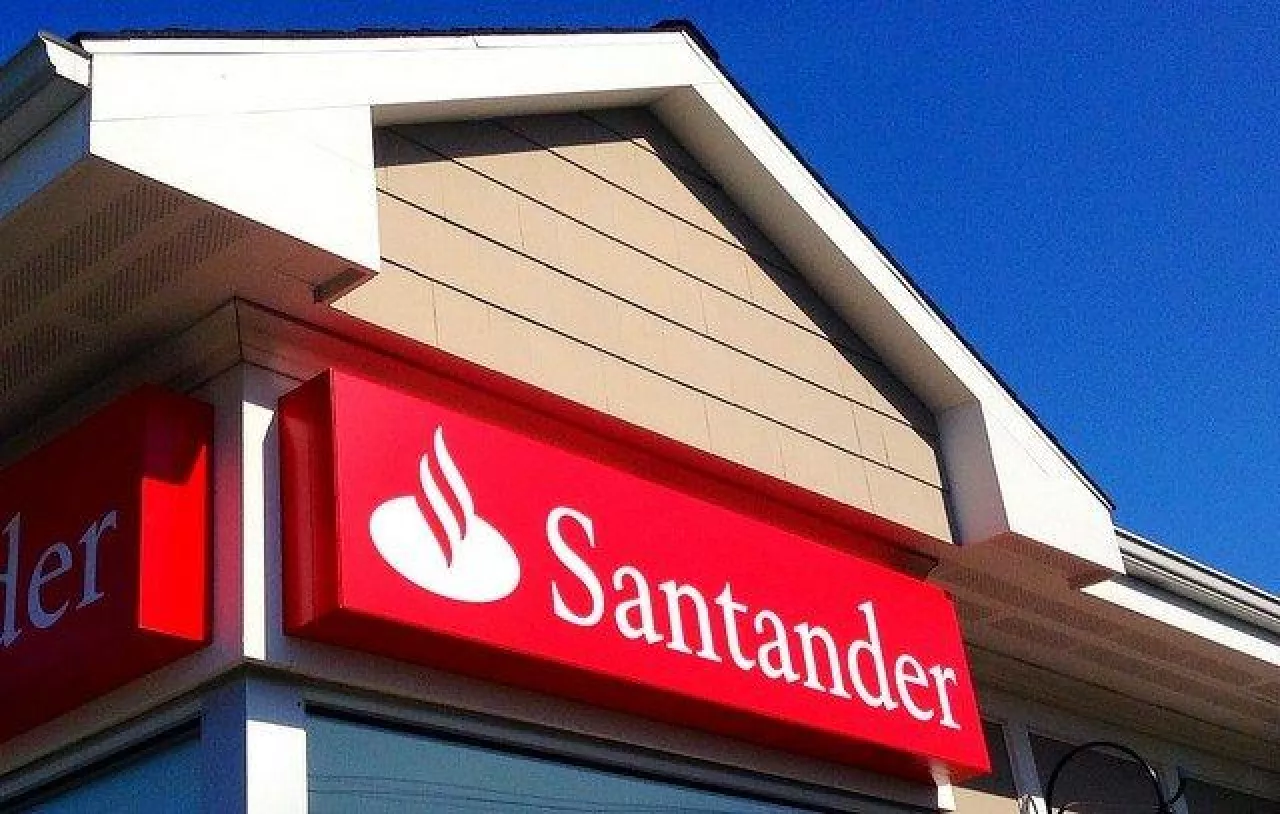 Santander Bank (Źródło: Flickr / Mike Mozart)