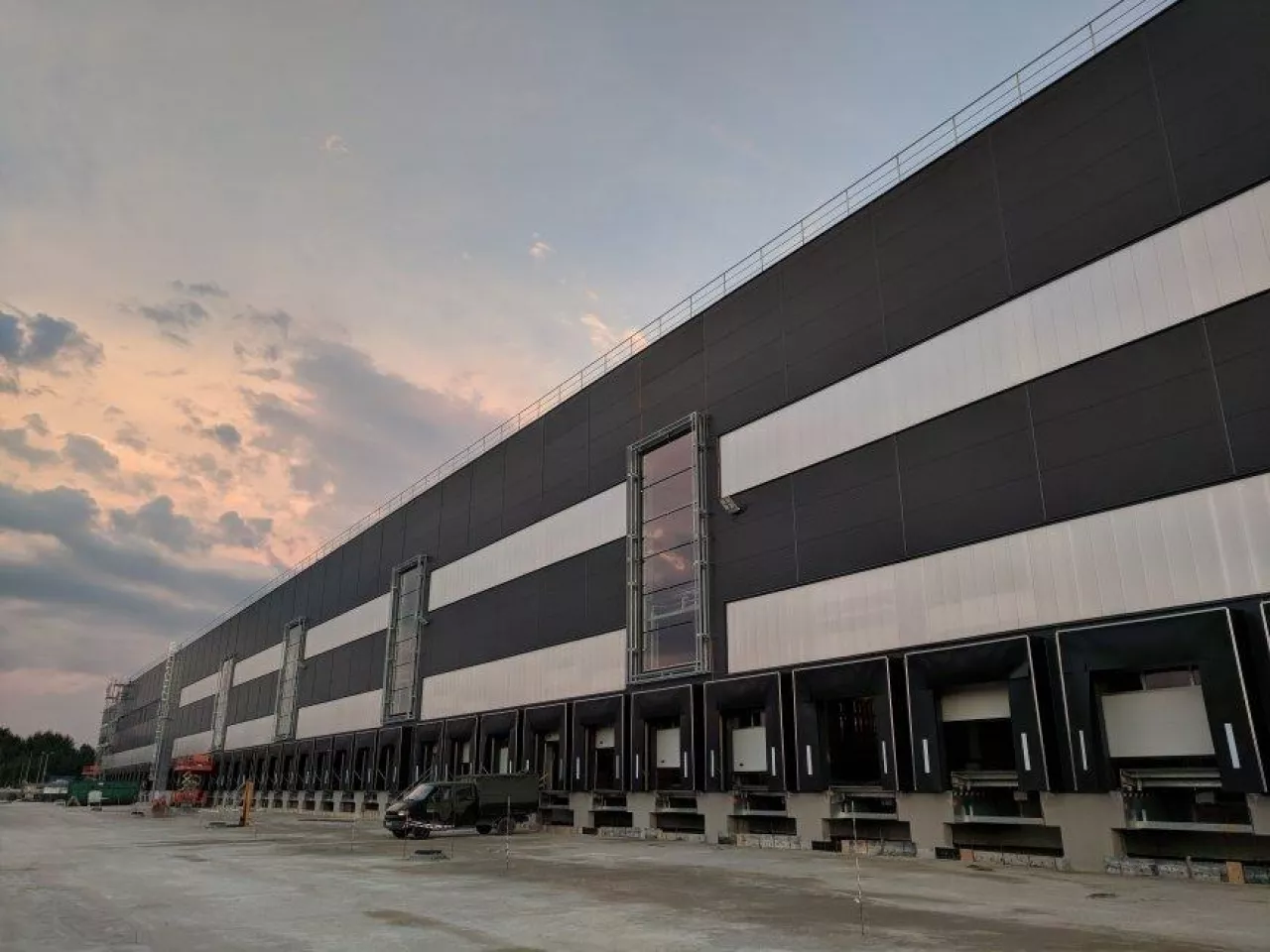 Na zdj. nowe centrum dystrybucyjne Lidla w Kałuszynie, które otwarte zostanie w I kwartale 2019 r. (fot. Lidl Polska)
