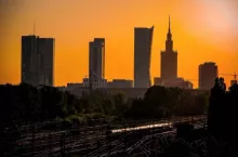 Panorama Warszawy o wschodzie słońca (pixabay.com)