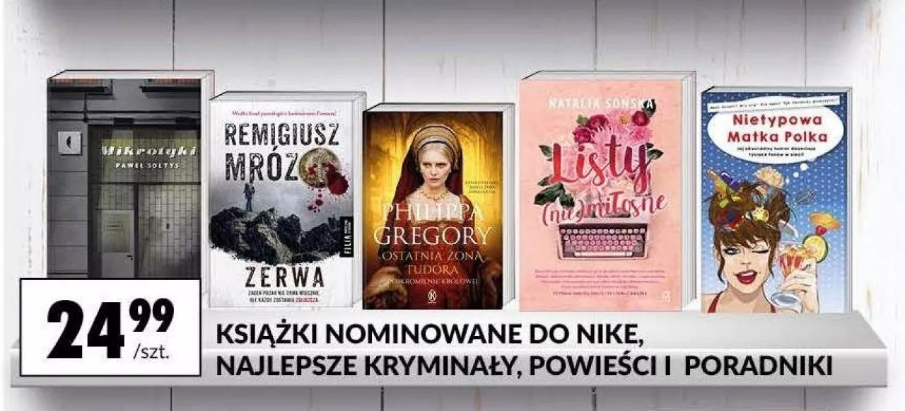 Półka z książkami w sklepie Biedronka (Jeronimo Martins Polska / Biedronka)