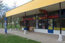 Małe sklepy osiedlowe odzyskują popularność (na zdj. Market sieci Primus w Łodzi,ul. Wici)